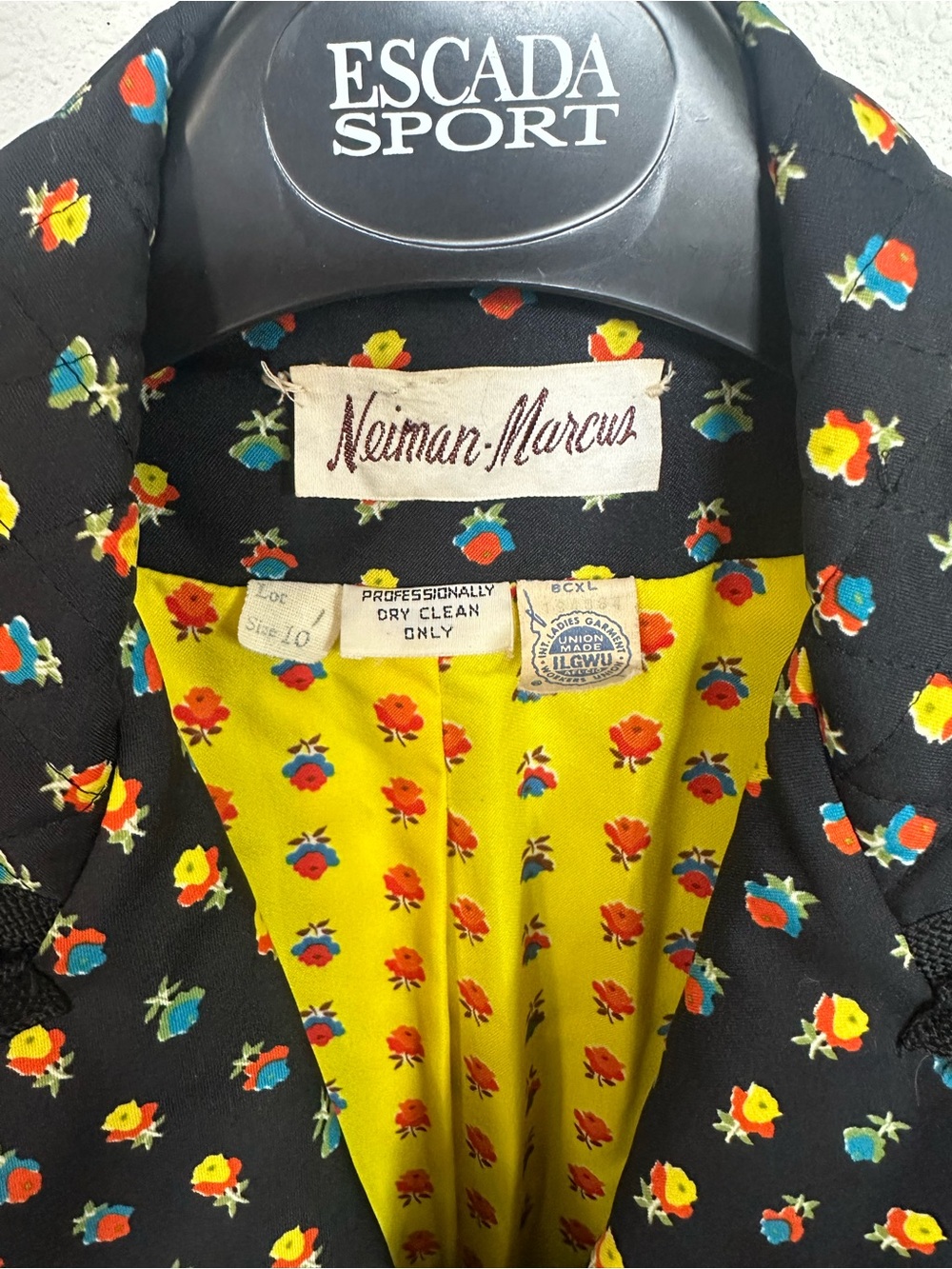 Neiman Marcus Black Floral Women’s Puff Blazer with Yellow Floral Lining